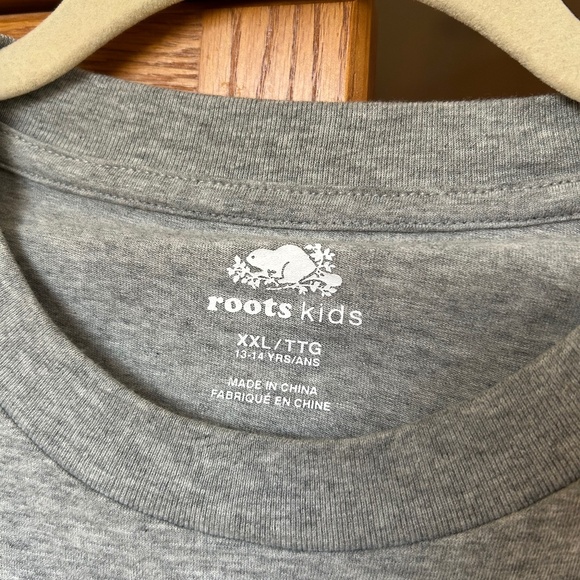 KID’S Roots “A Canadian Alphabet”  T-Shirt NWOT - Picture 2 of 4